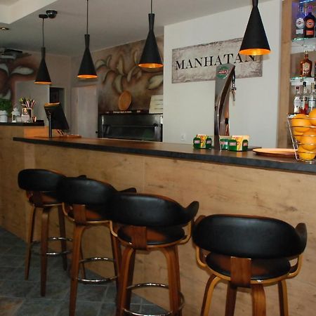 Hotelik Manhatan Radzyn Podlaski Exterior foto